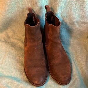 Thursday boot Company Duchess Chelsea Boot Shoe dark olive suede, size 7.5M